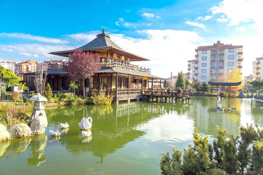 Ormana Düğmeli Evler – Altınbeşik Mağarası – Konya – Tropikal Kelebek Bahçesi – Kyoto Japon Bahçesi Turu