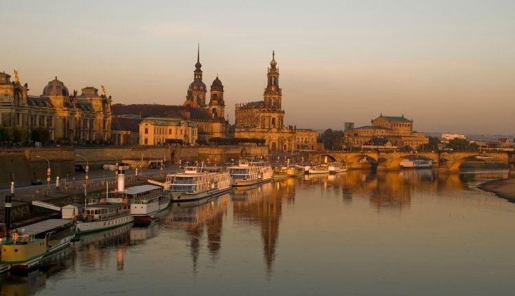 EKSPRES ORTA AVRUPA PC 2026 (PRG-BUD)  PRAG (2) & VİYANA (2) & BUDAPEŞTE (1)