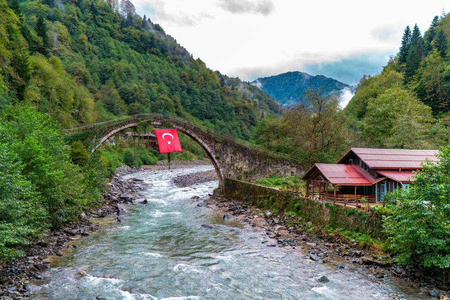 Bulutların Ülkesine Yolculuk: Pokut Yaylası Konaklamalı Karadeniz Trekking Turu [ Rize Buluşmalı ]