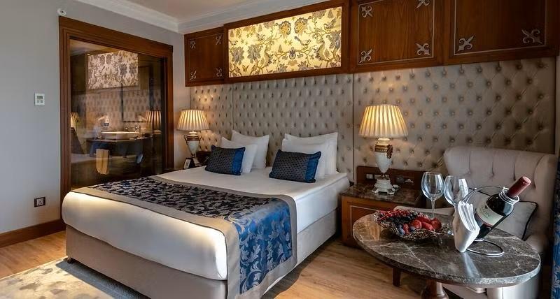 Kıbrıs Yıl Sonu Özel 5* Lord's Palace Hotel Konaklama