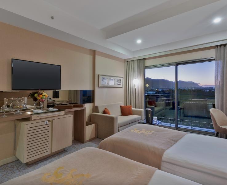 Kıbrıs Şubat - Mart Özel 5* Cratos Premium Hotel Konaklama