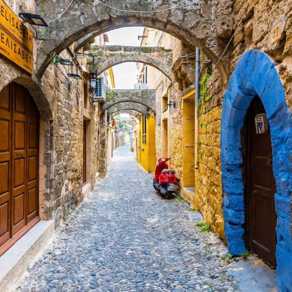 İzmir Çıkışlı Otobüslü 1 Mayıs Özel  Rodos Turu | 2 Gece 3 Gün