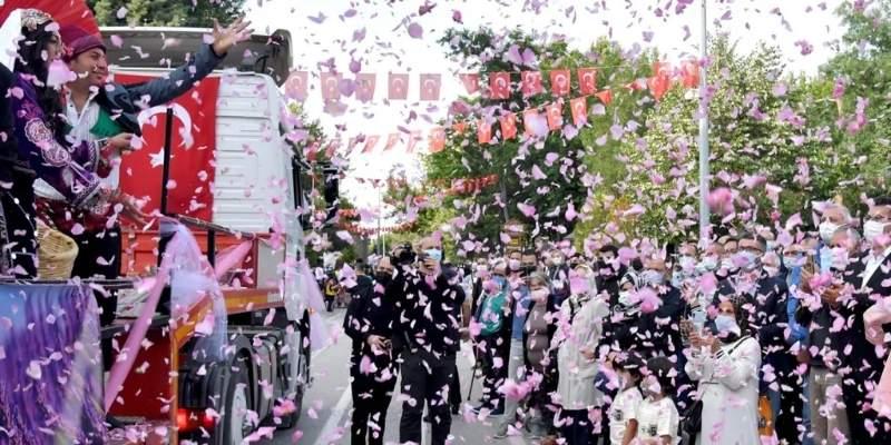 ANKARA ÇIKIŞLI GÜNÜBİRLİK ISPARTA GÜL FESTİVALİ TURU
