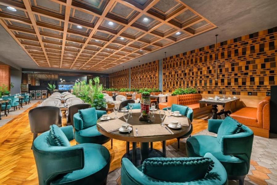Kıbrıs 5 Yıldızlı Denize Sıfır Otel Uçak Transfer dahil 