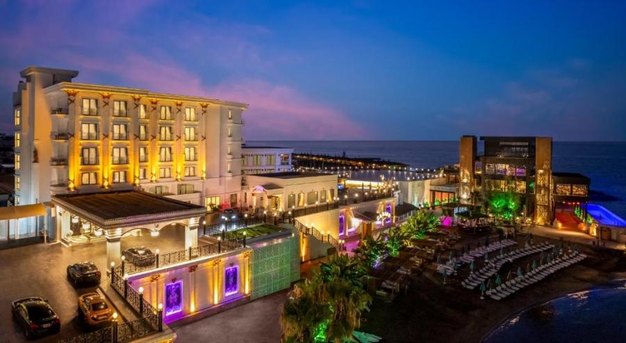 Kıbrıs 5 Yıldızlı Denize Sıfır Otel Uçak Transfer dahil 