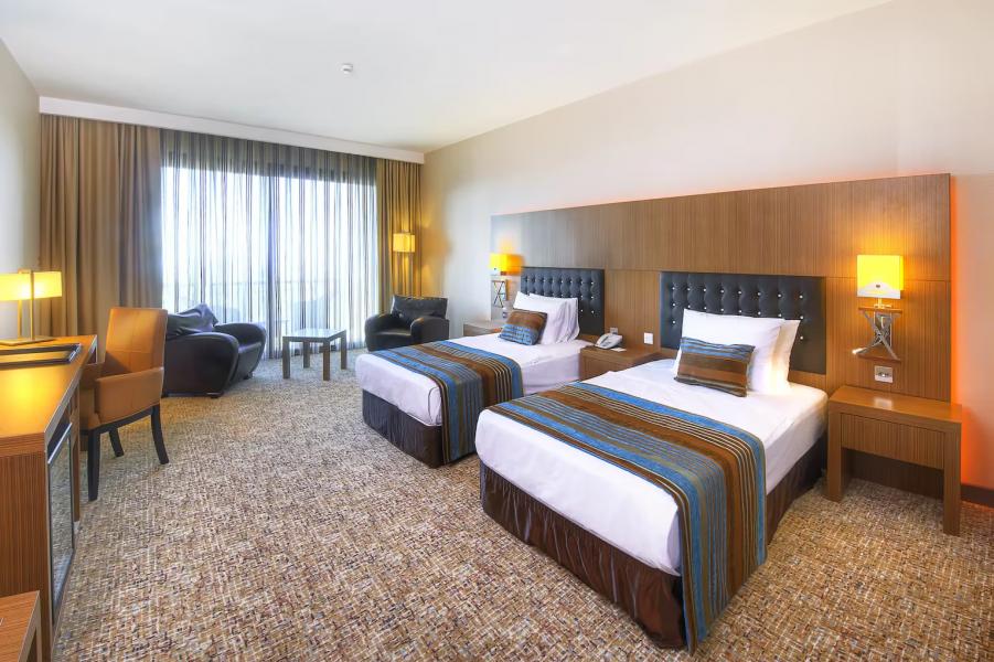 Kıbrıs Turu 3 Gece 4 Gün Korineum Golf Resort Konaklamalı 