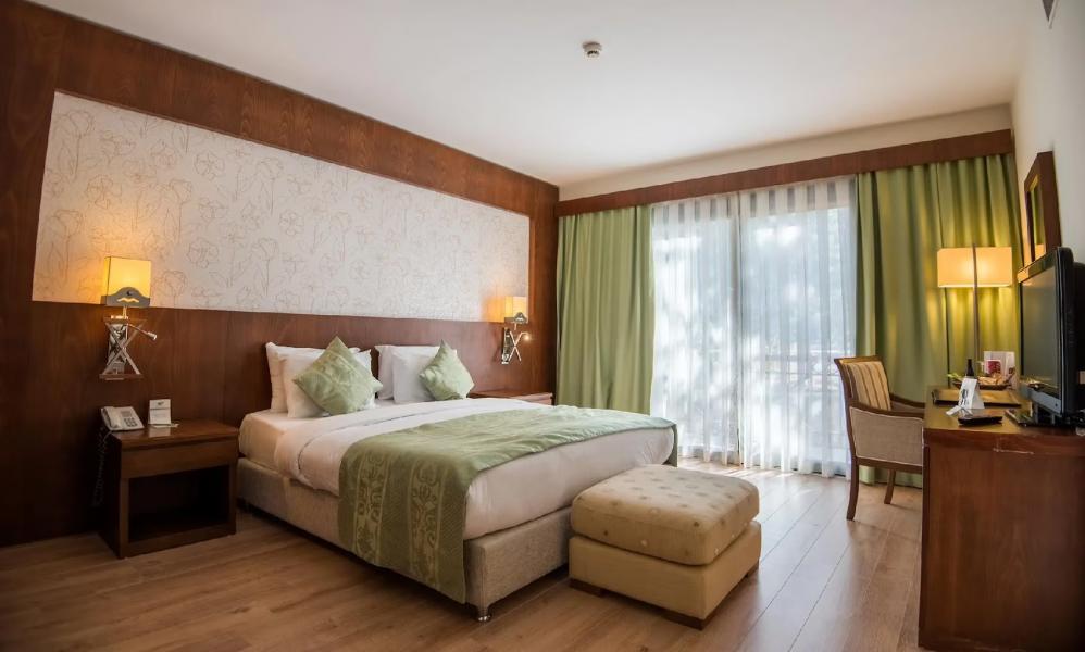 Kıbrıs Turu 3 Gece 4 Gün Korineum Golf Resort Konaklamalı 