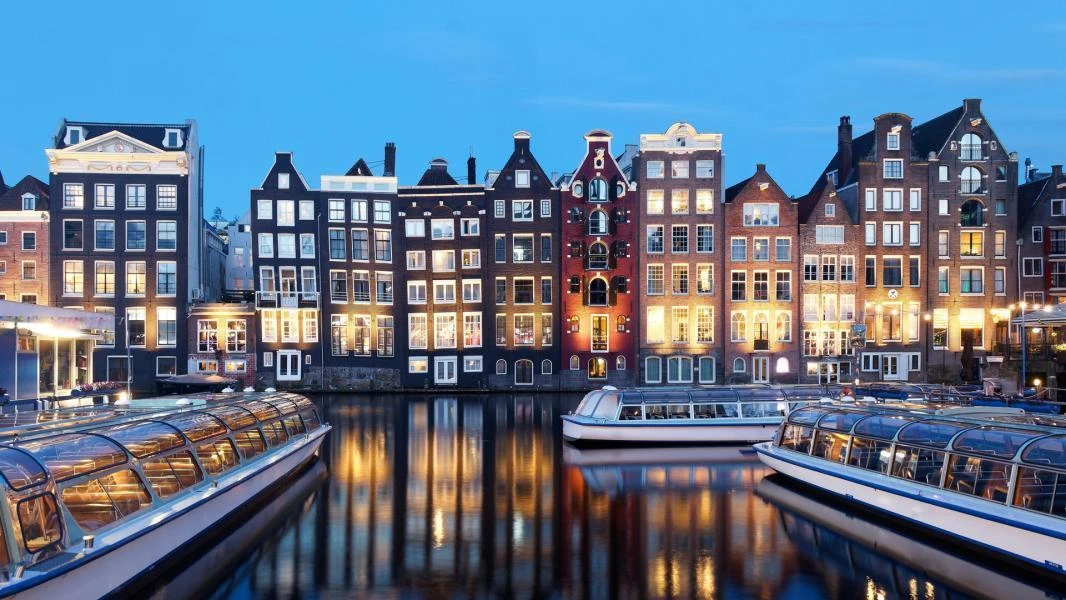 Ankara Çıkışlı Benelux - Paris Turu  Kasım Ara Tatil Özel 