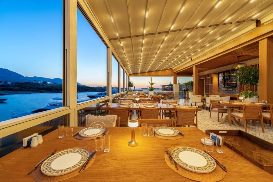 Les Ambassadeurs Hotel & Casino & Marina