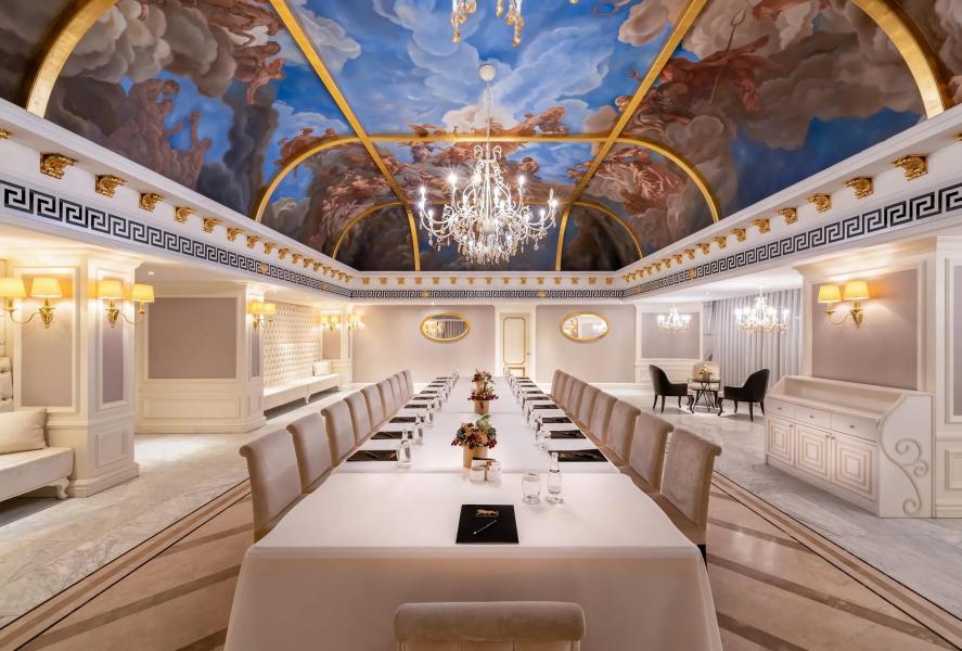 Les Ambassadeurs Hotel & Casino & Marina