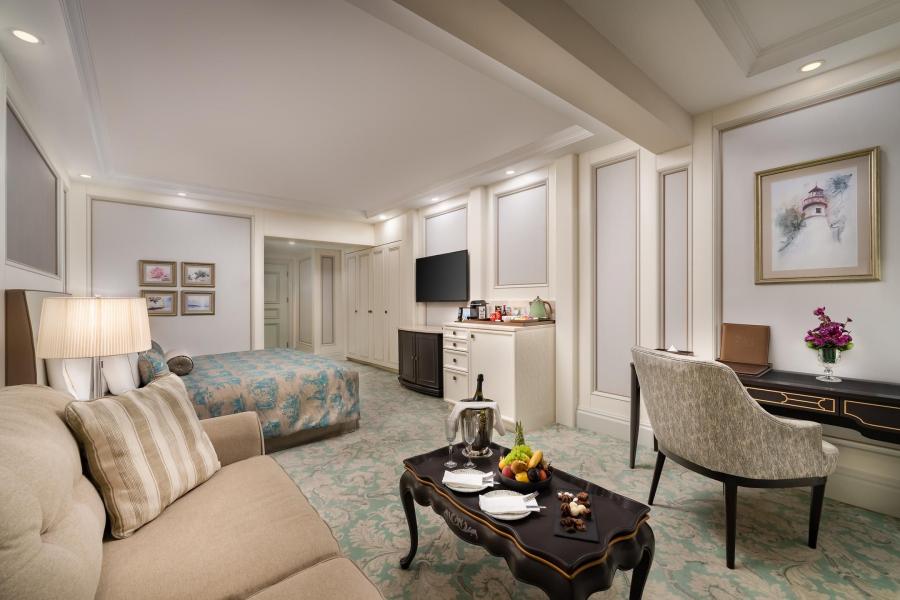 Les Ambassadeurs Hotel & Casino & Marina