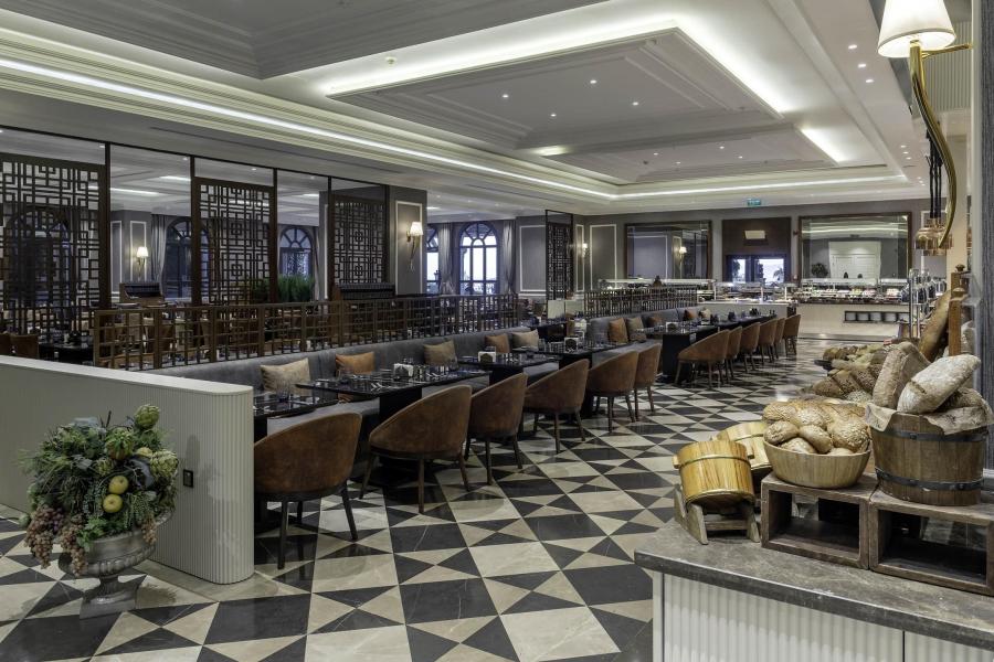 Lord's Palace Hotel & SPA
