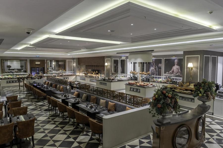 Lord's Palace Hotel & SPA