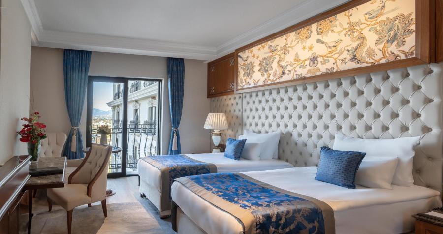 Lord's Palace Hotel & SPA