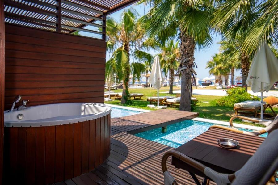Risus Beach Resort