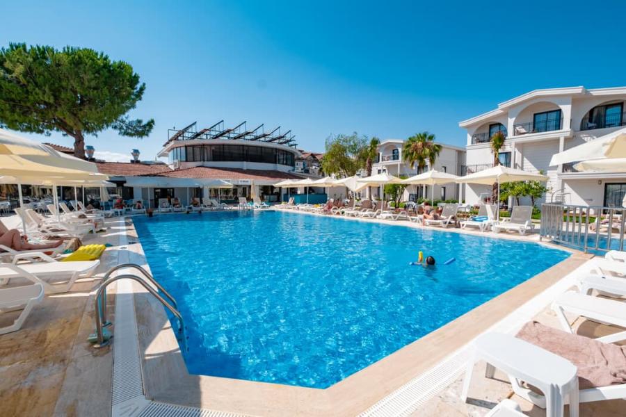 La Benata Hotel