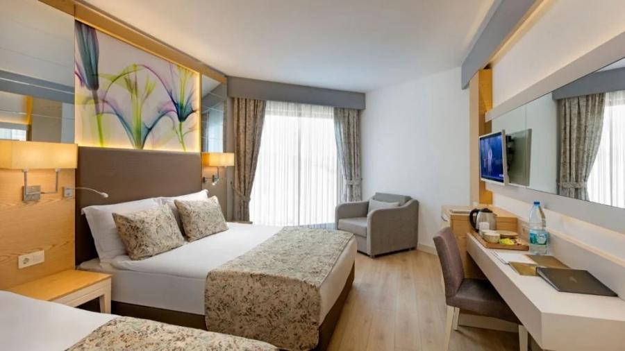 Glamour Resort & Spa 