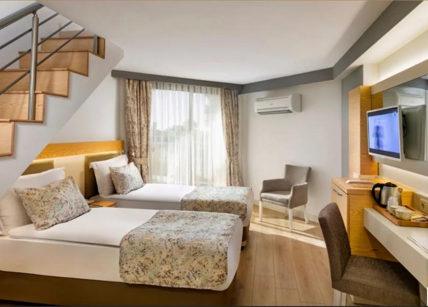 Glamour Resort & Spa 
