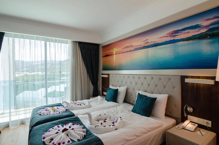 The Lumos Deluxe Resort & Spa