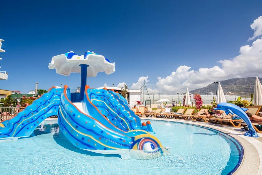 The Lumos Deluxe Resort & Spa