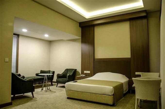 Tilmen Hotel