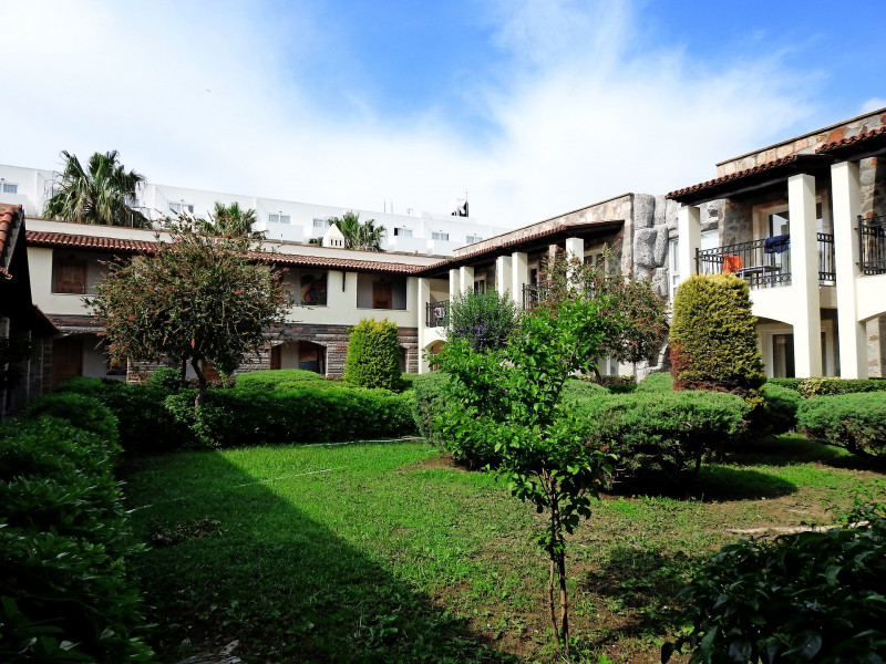 Tiana Beach Resort