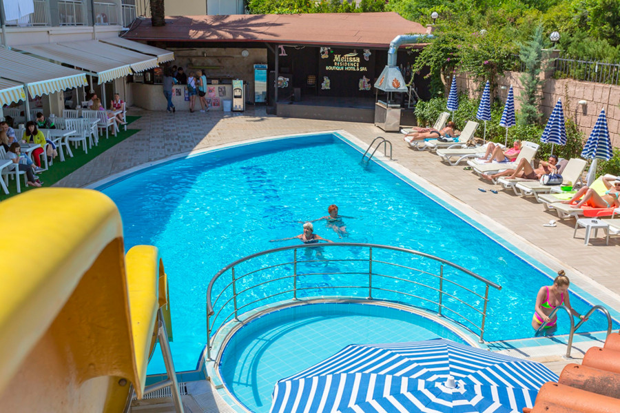 Rich Melissa Hotel
