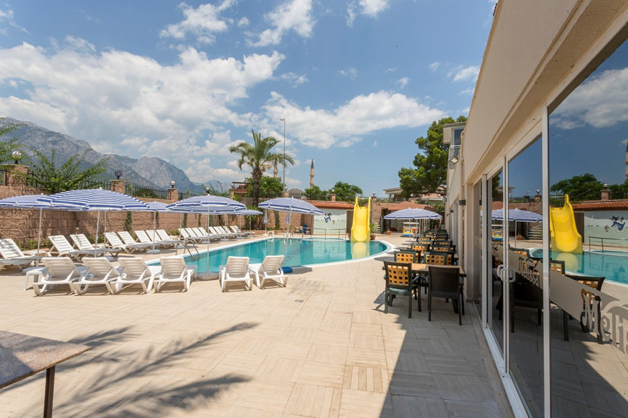 Rich Melissa Hotel
