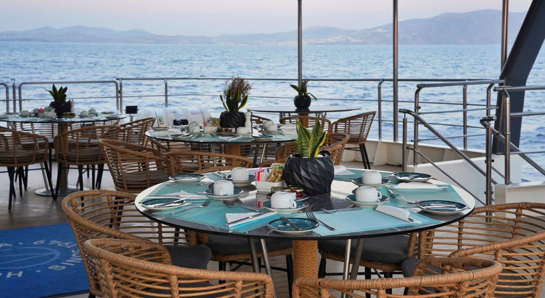 Variety Voyager: Boutique Mega Yacht Cruises