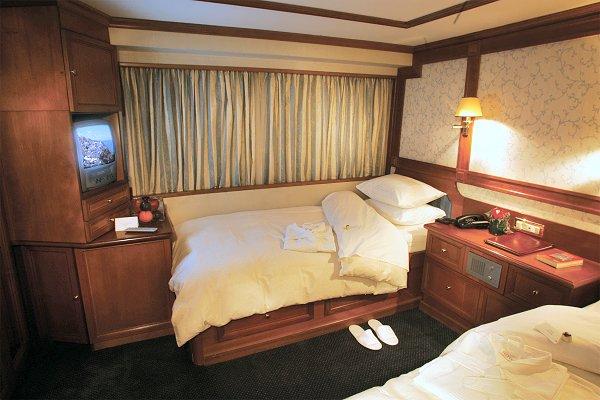 M/Y Callisto Yacht— Classic Elegance at Sea