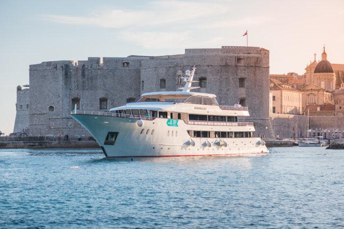 MV Avangard – Deluxe Adriatic Yacht Experience