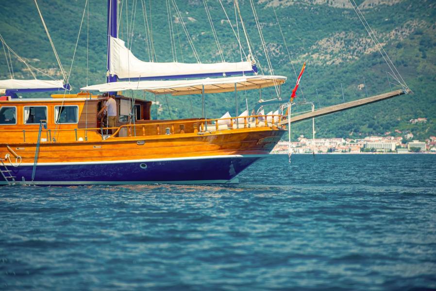 Gulet Kaptan Sefket – Private Luxury Sailing in Montenegro