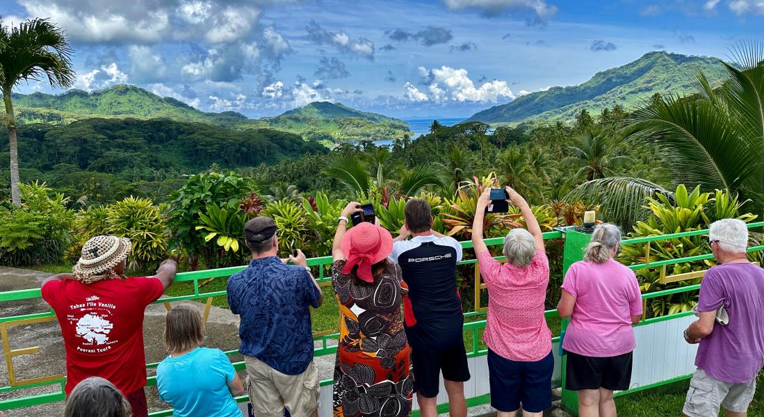 Tahiti 7-Nights Cruise – Tahiti & the Pearls of French Polynesia