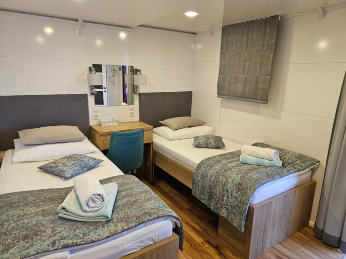 Deluxe One Way Wonder Cruise: Split to Dubrovnik