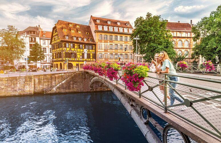 Benelux Paris Alsace İsviçre Almanya Turu THY ile 7 Gece Ekstra Turlar Dahil Sömestr Dönemi (ZRH - CGN)