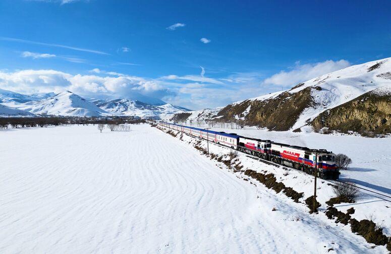 Turistik Doğu Ekspresi ile Doğu Anadolu Turu 1 Gece Tren 3 Gece Otel Konaklaması Tren ile Gider Uçak ile Döner THY 14 Şubat Sevgililer Günü Özel