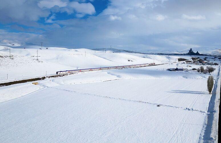 Turistik Doğu Ekspresi ile Doğu Anadolu Turu 1 Gece Tren 3 Gece Otel Konaklaması Tren ile Gider Uçak ile Döner THY 14 Şubat Sevgililer Günü Özel