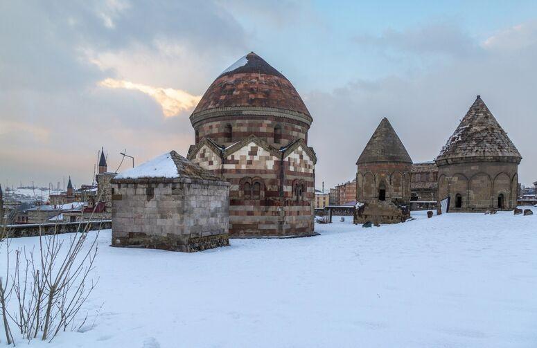 Turistik Doğu Ekspresi ile Doğu Anadolu Turu 1 Gece Tren 3 Gece Otel Konaklaması Tren ile Gider Uçak ile Döner THY 14 Şubat Sevgililer Günü Özel
