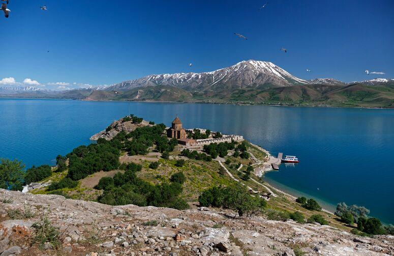 Turistik Doğu Ekspresi ile Doğu Anadolu Turu 1 Gece Tren 3 Gece Otel Konaklaması Tren ile Gider Uçak ile Döner THY 14 Şubat Sevgililer Günü Özel