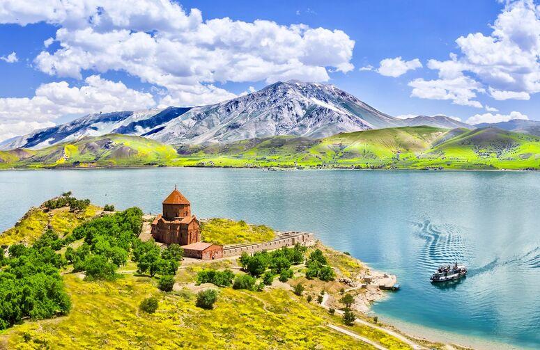 Turistik Doğu Ekspresi ile Doğu Anadolu Turu 1 Gece Tren 3 Gece Otel Konaklaması Tren ile Gider Uçak ile Döner THY 14 Şubat Sevgililer Günü Özel