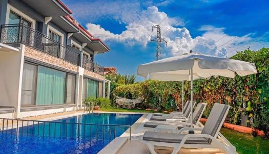 Fethiye'de Havuzlu 10 Kişilik Villa 356
