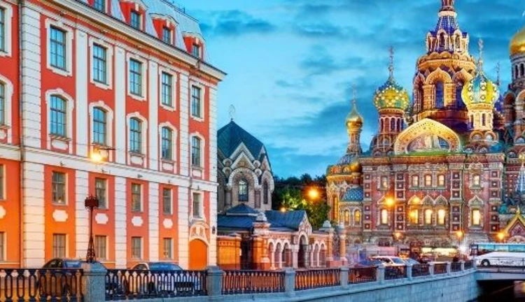 BİR RUSYA MASALI TURU Moskova Şehir Turu & St. Petersburg Şehir Turu Dahil