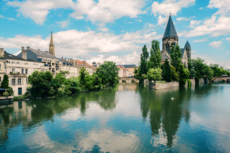 İzmir Çıkışlı Benelux&Paris&Köln Turu 