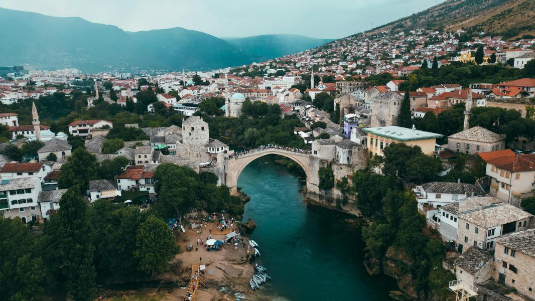 Uçaklı Vizesiz Büyük Balkan Turu İzmirden Direkt Uçuş Fırsatı ( 7 Gece 8 Gün)