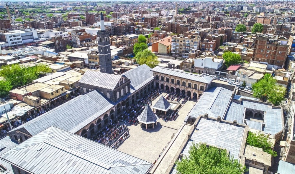 Hatay Çıkışlı Günübirlik Diyarbakır Şanlıurfa Turu Sıra Geceli ( Her Hafta Sonu Cumartesi ve Pazar Günleri) 