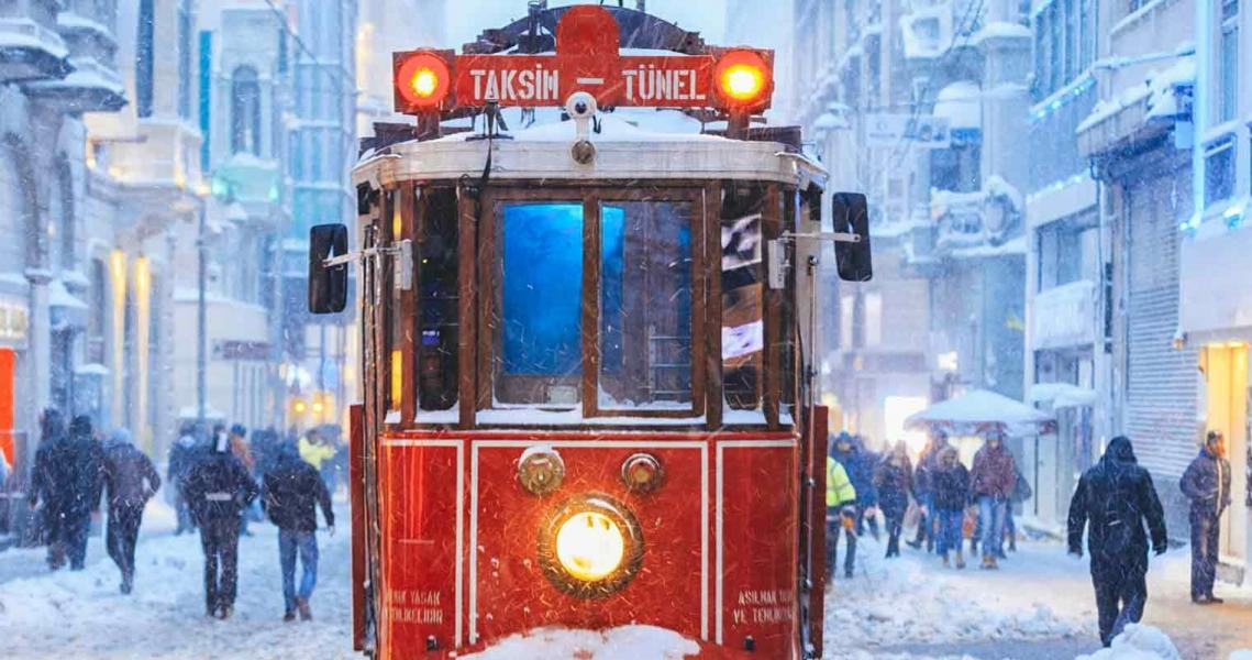 İzmir Çıkışlı İSTANBUL Keyif Kültür Eğlence Turu (2 Gece Konaklamalı)