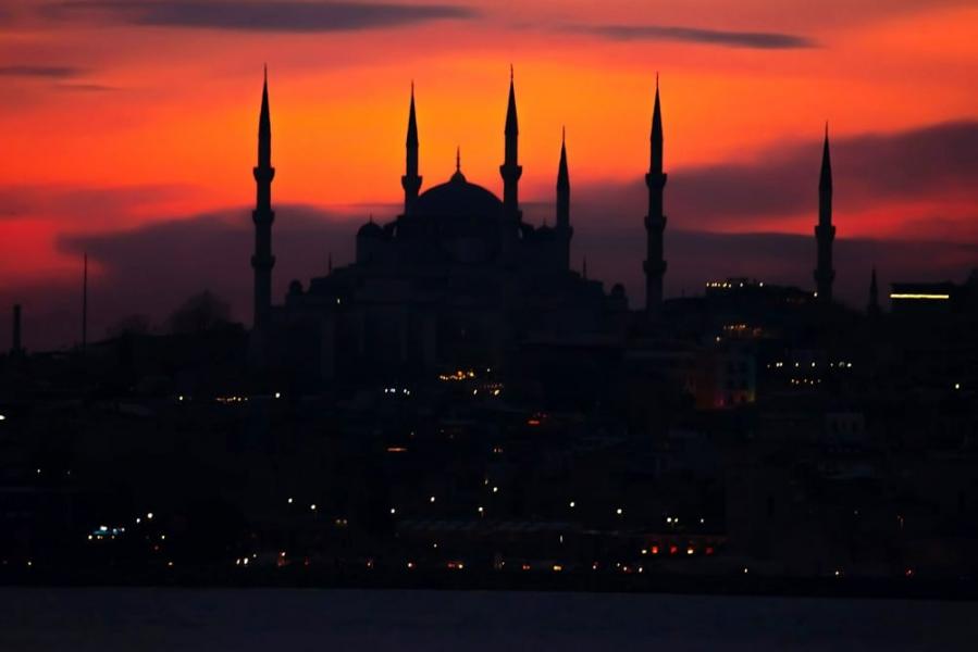 İzmir Çıkışlı İSTANBUL Keyif Kültür Eğlence Turu (2 Gece Konaklamalı)