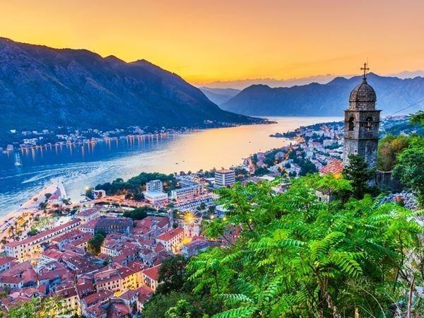 Uçaklı Büyük Balkan Turu 6 Ülke Vizesiz Sunexpress ( Gündüz Uçuşları )