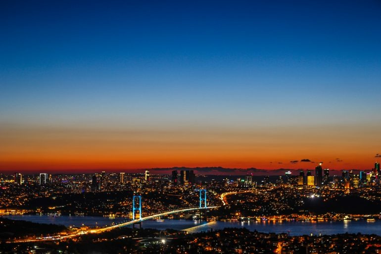 İSTANBUL TURU ; İKİ KITA BİR ARADA  KEŞİF REHBERİ