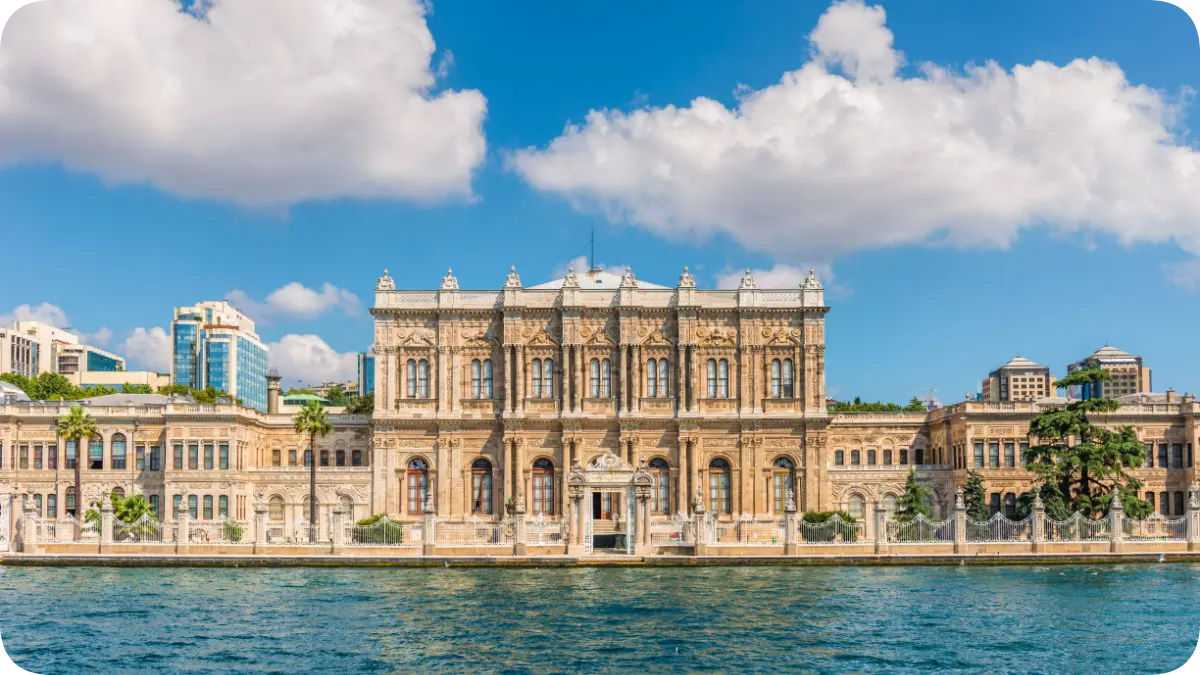 dolmabah&ccedil;e sarayı